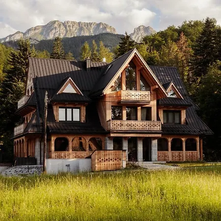 Stary Niedzwiedz Bed & Breakfast 4*
